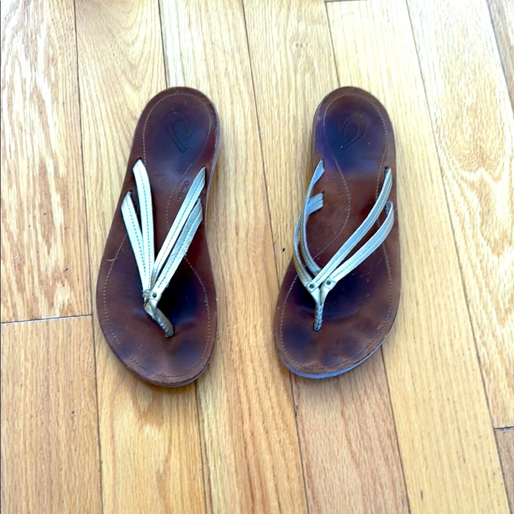 OluKai Sandals Size 10